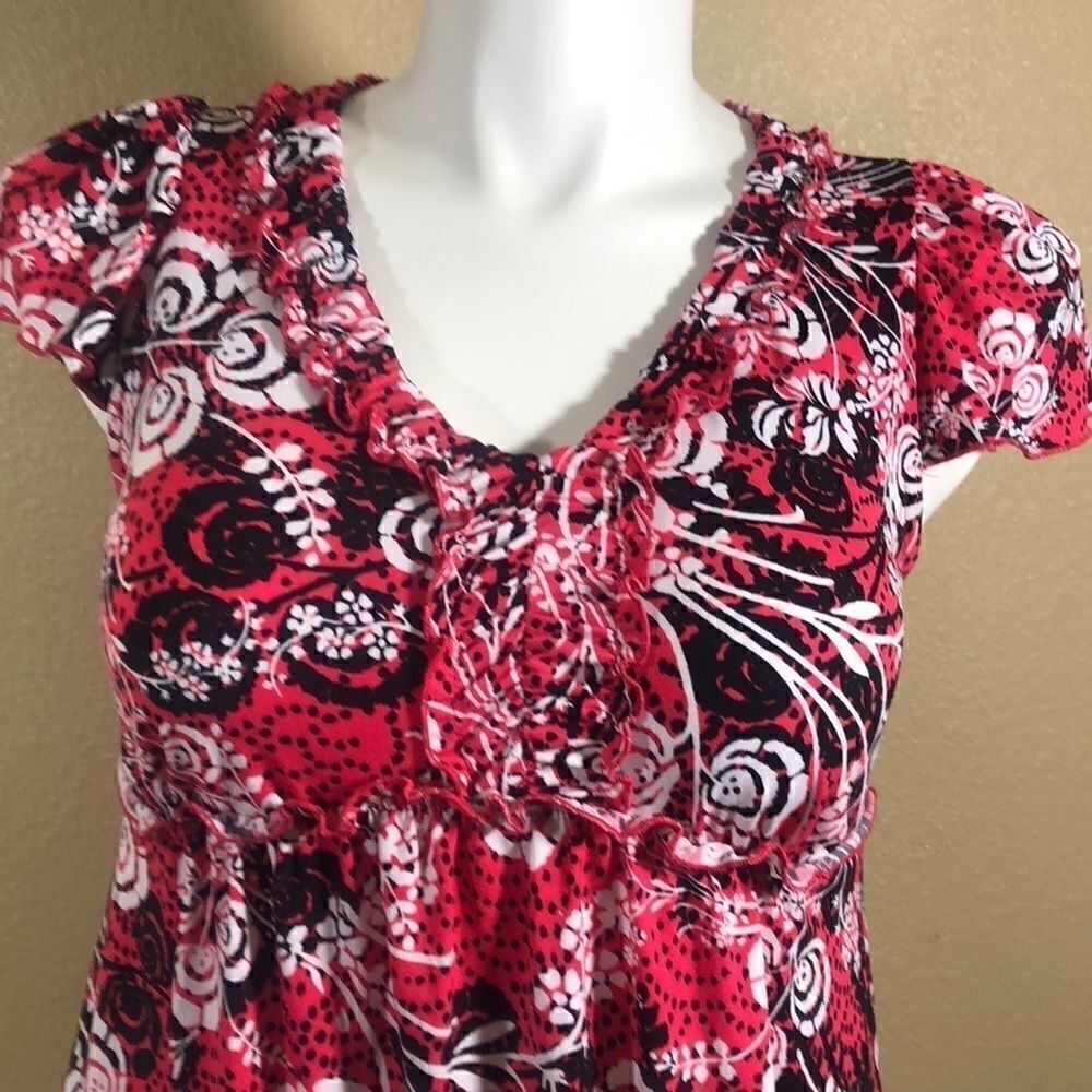 Liz Lange maternity pink black floral top - Picture 2 of 5
